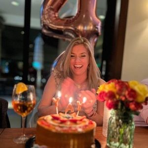 Meet your Posher, Albertina